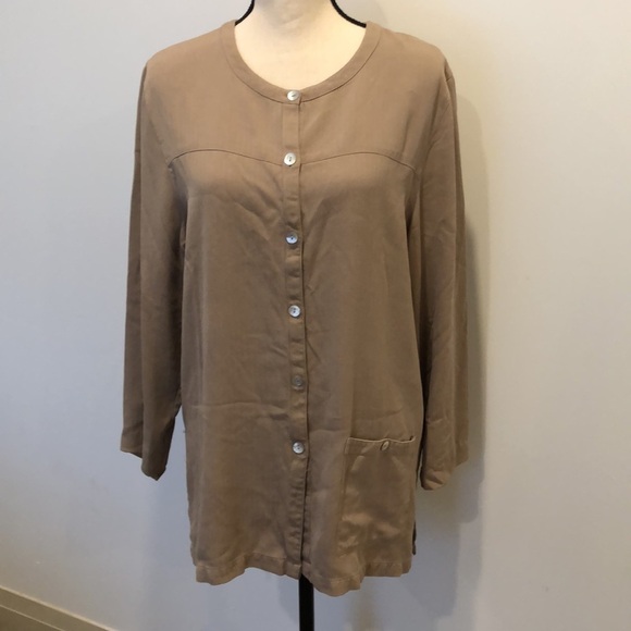 Ann Carson Ladies Silk Blouse Tan Colour 3/4 Sleeve Button Up Shirt Sz L - Picture 9 of 9